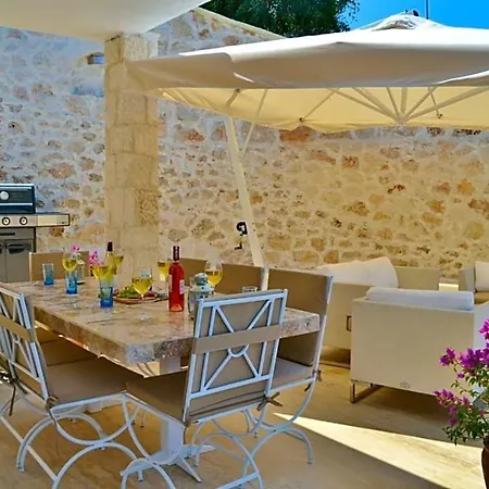 Sleeps 6 Pool Air Con Wifi Kalkan