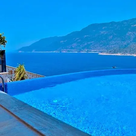 Villa Sleeps 6 Pool Air Con Wifi