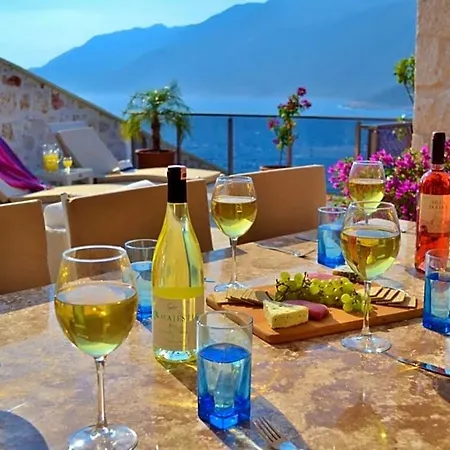 Villa Sleeps 6 Pool Air Con Wifi Kalkan